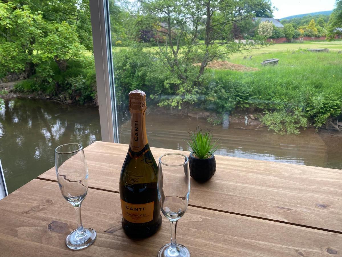 Riverbank Cottage Lake District Double Balcony Egremont  ภายนอก รูปภาพ